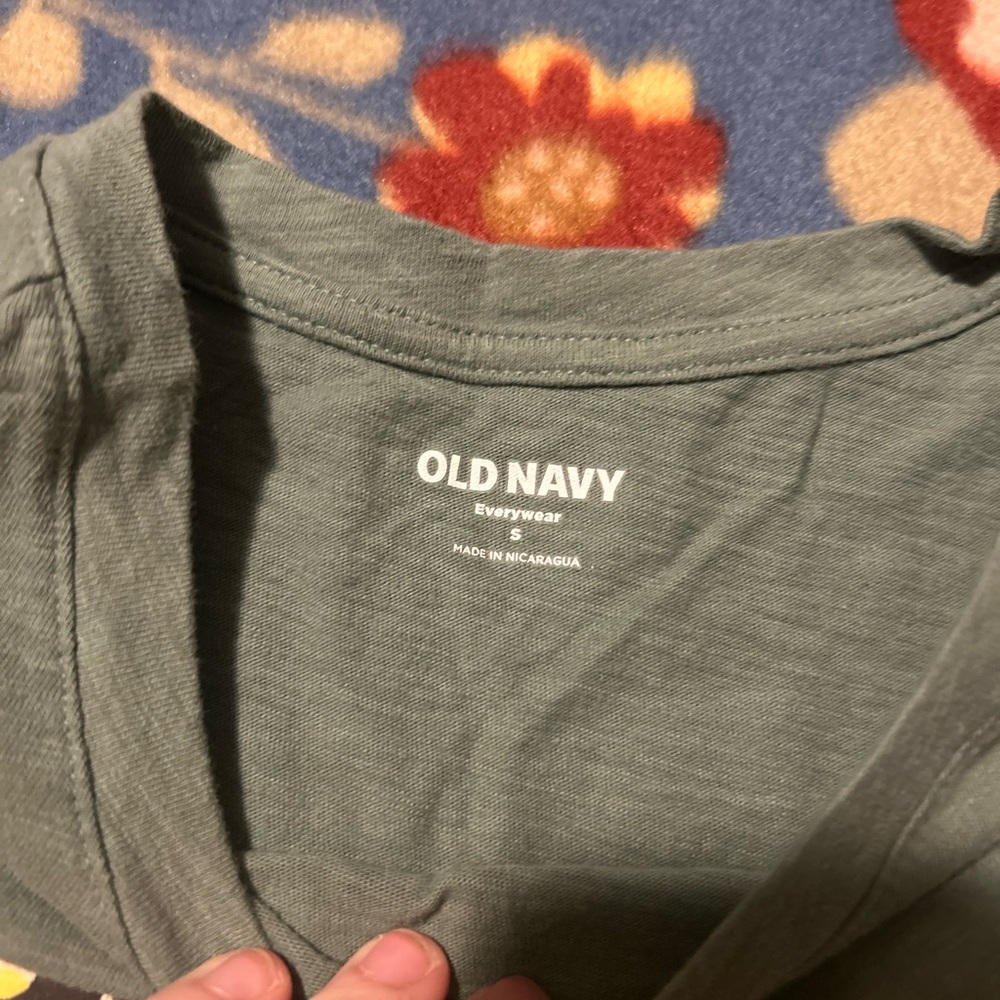 old navy tee